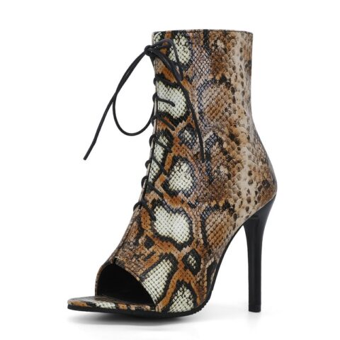 Sandales bottes léopard à talons hauts et lacets pour femme présentée avec une seule chaussure sur un fond blanc