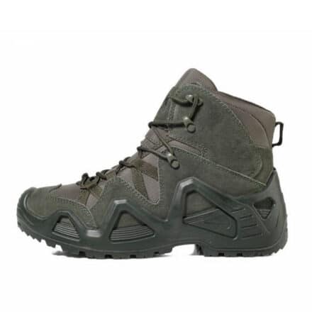 Bottes militaires basses avec maintien pour hommes verte sur fond blanc