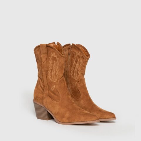 Botte de cowboy marron élégante et en daim avec motifs en forme de feuille