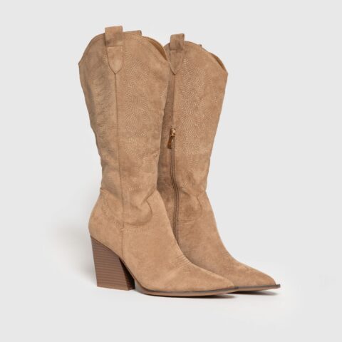 Botte de cowboy élégantes et design en daim avec motifs